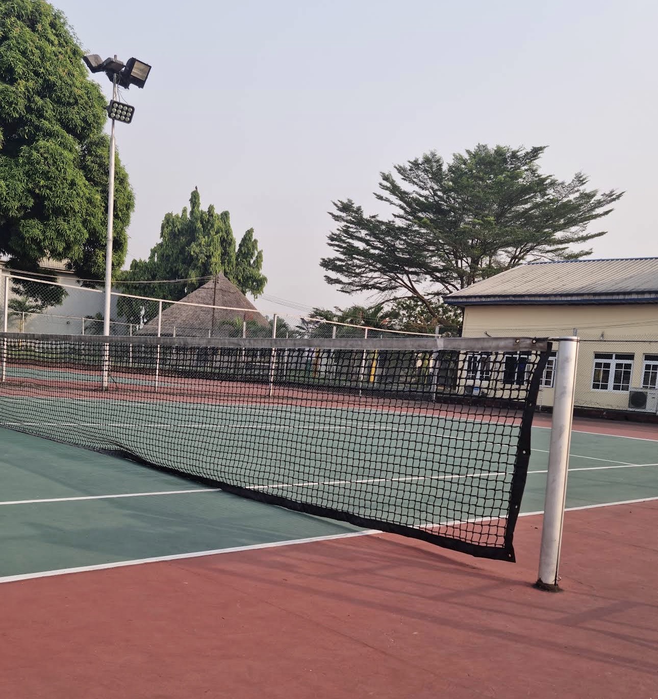 Monaliza Tennis Club seating